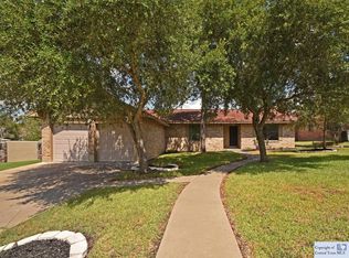951 Acorn St, Giddings, TX 78942
