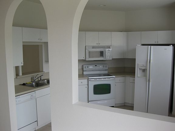 4th image of 315 SW Tomoka Springs Dr