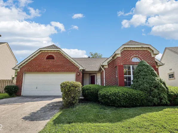 69 Stoneybrook Dr, Greenwood, IN 46142