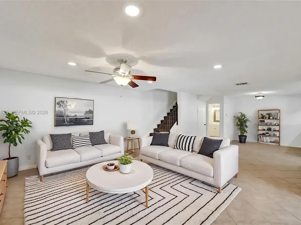 9340 SW 61st Way APT B, Boca Raton, FL 33428