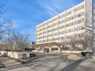 1410 Sheridan Rd APT 3A, Wilmette, IL 60091