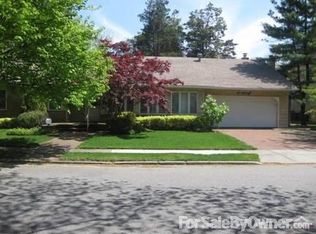 558 Fairway Dr, Woodmere, NY 11598