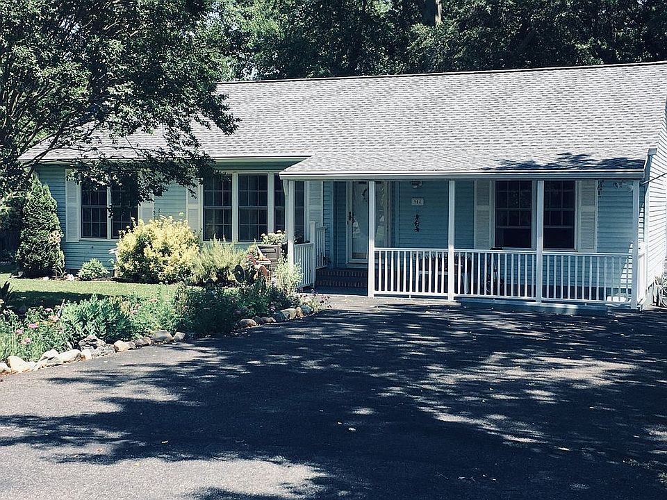 1st image of 904 Kimberly Way