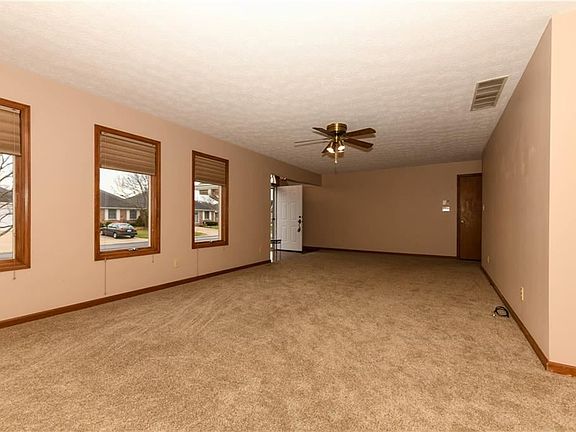 4th image of 1310 Holiday Ln W