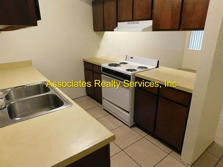 710 NW 16th Ave — Photo 8