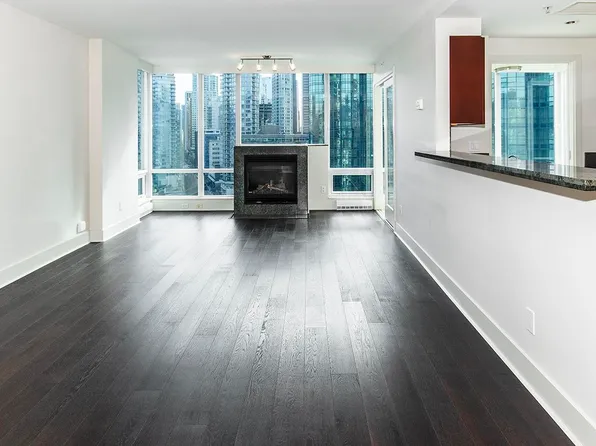 499 Broughton St #1703, Vancouver, BC V6G 3K1