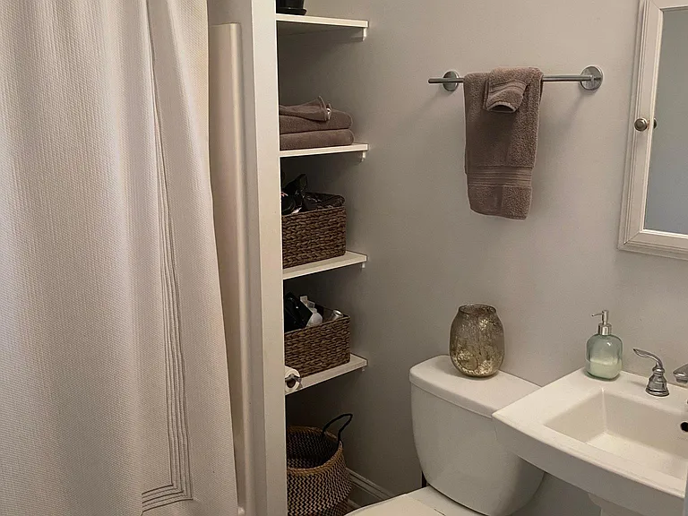 1451 N Bosworth Ave #3R — Photo 4