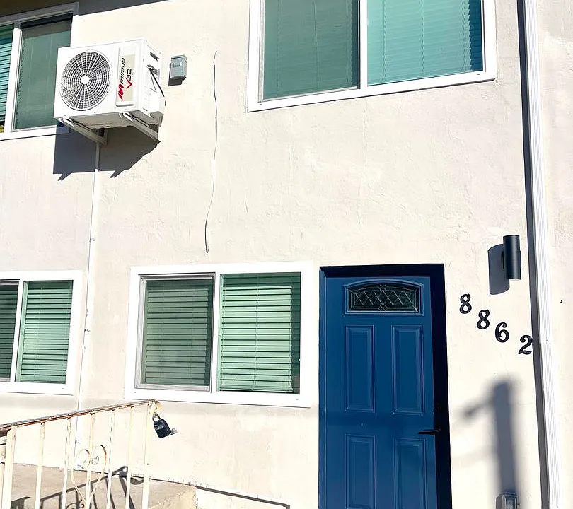 8862 Golf Dr