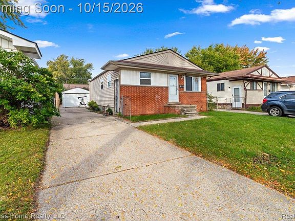 3rd image of 21115 Albany Ave