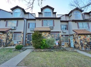 26 Croft Ct, Staten Island, NY 10306