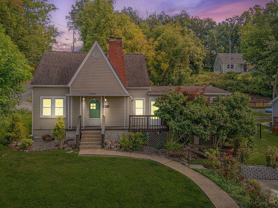 1st image of 3241 Clover St