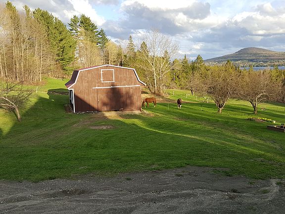 3 stall barn. Could be 4.