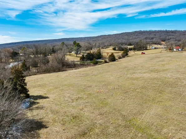 15690 Hubbard Rd, West Fork, AR 72774
