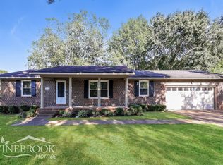 812 Britwood Dr SW, Decatur, AL 35601