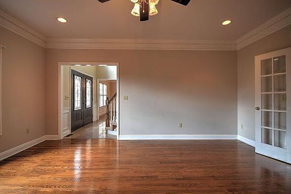 4th image of 2817 Berkshire Ln