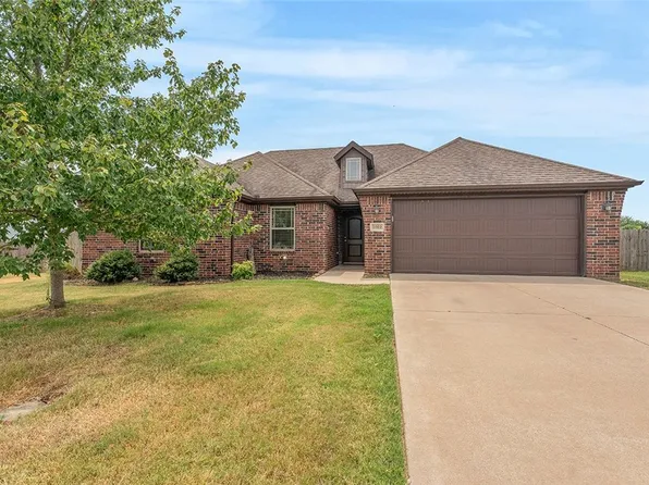 1022 Tarah Knolls Cir, Centerton, AR 72719