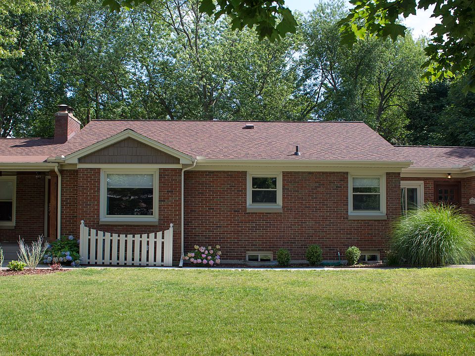1st image of 410 Grand Ave