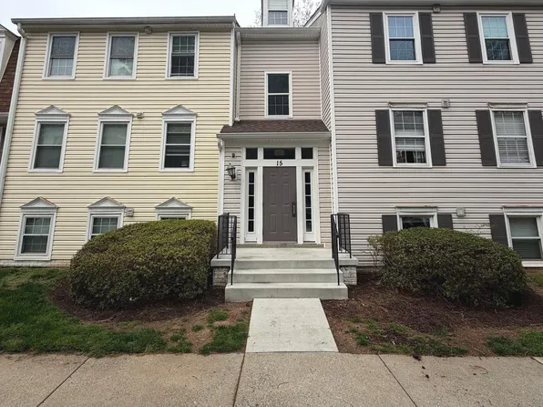 15 Pickering Ct APT 201, Germantown, MD 20874