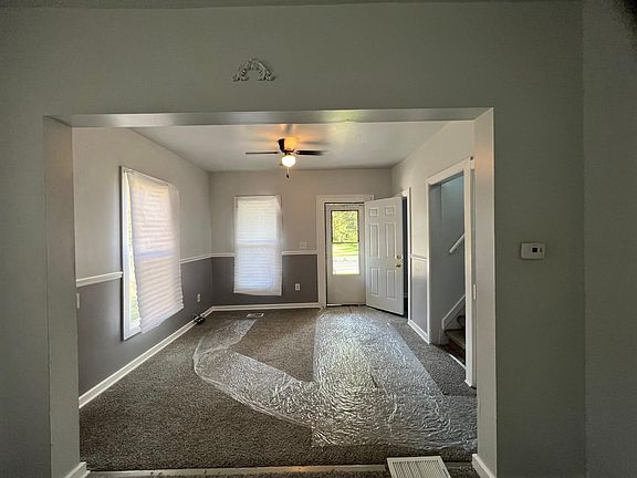 5th image of 218 Graves Ave