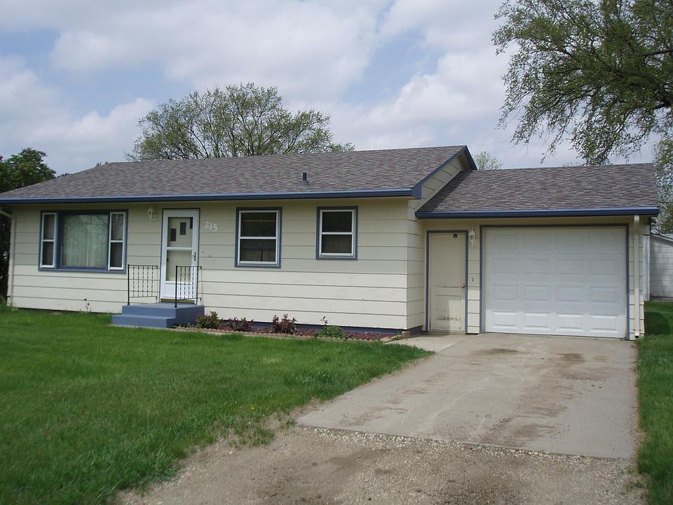 1st image of 215 Admiral St