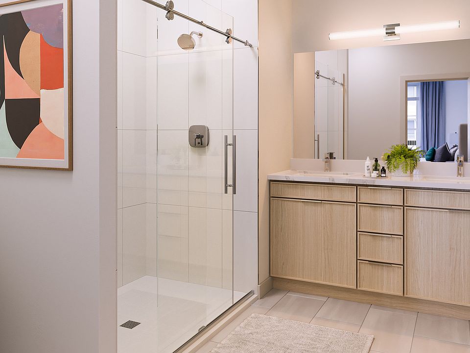 Sylvan Woods Westchester - Bathroom