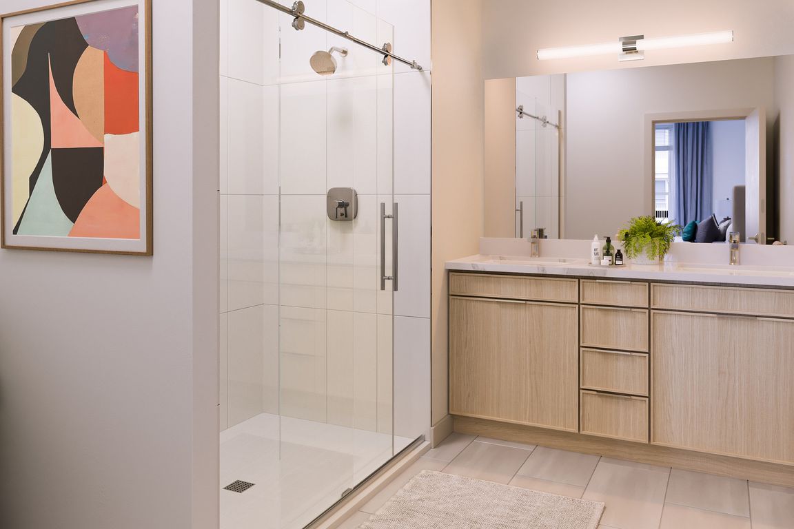 Sylvan Woods Westchester - Bathroom