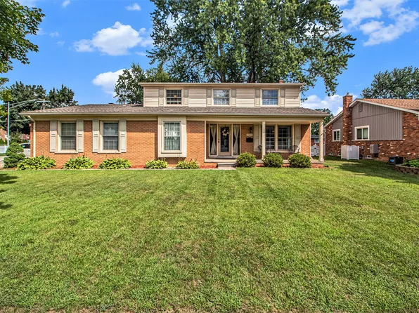 16600 Golfview St, Livonia, MI 48154