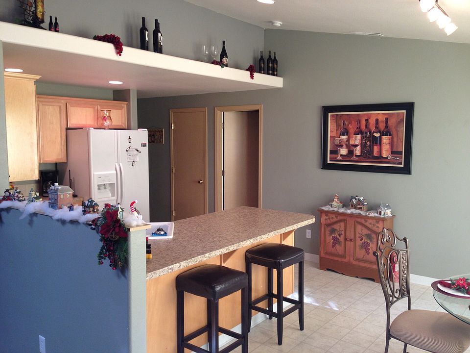 Kitchen bar