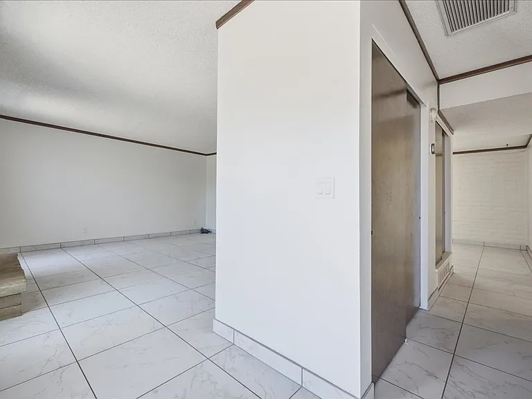 7530 E Stella Rd — Photo 8