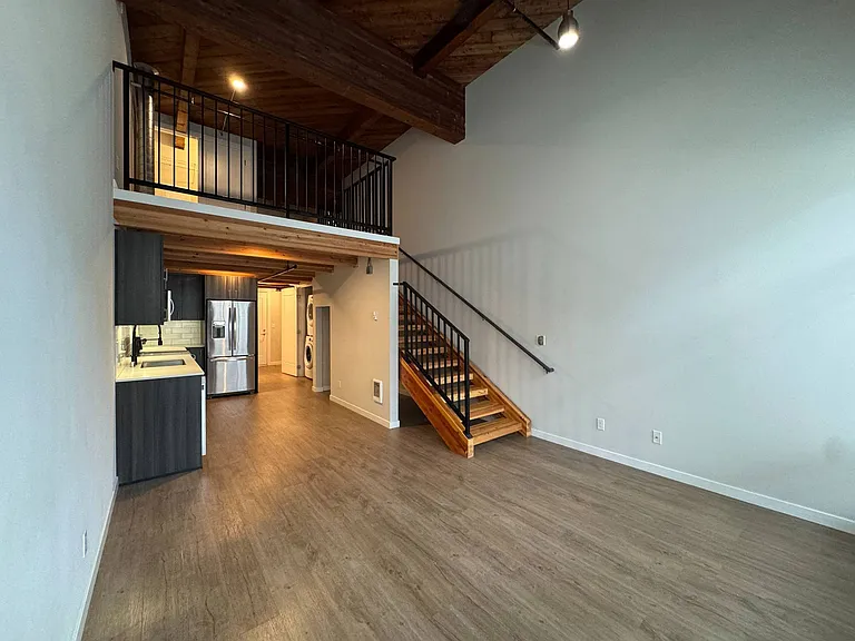 B Flats — Photo 73