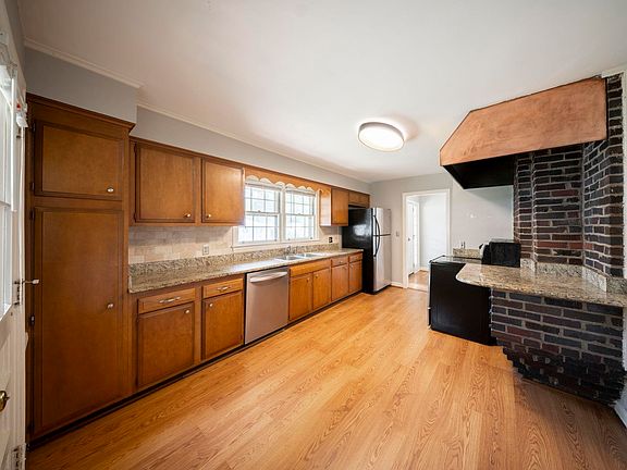 5th image of 517 Dellwood Dr