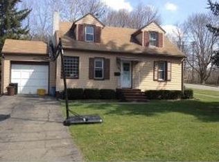 857 E Circle Dr, Vestal, NY 13850