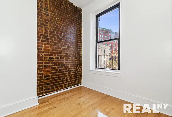 Rented by REAL New York | media 7