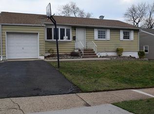 16 Hastings Pl, Carteret, NJ 07008