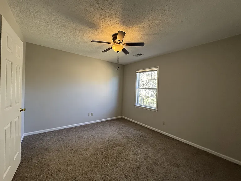 113 Cedar Dr #4 — Photo 9