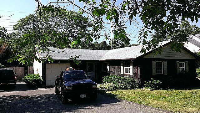 1st image of 81 Carlton Dr E