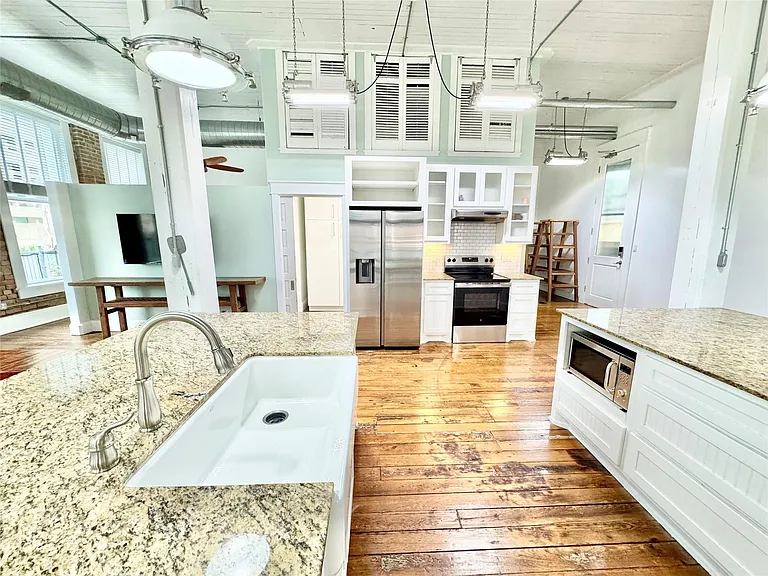 219 22nd St #1 — Photo 7