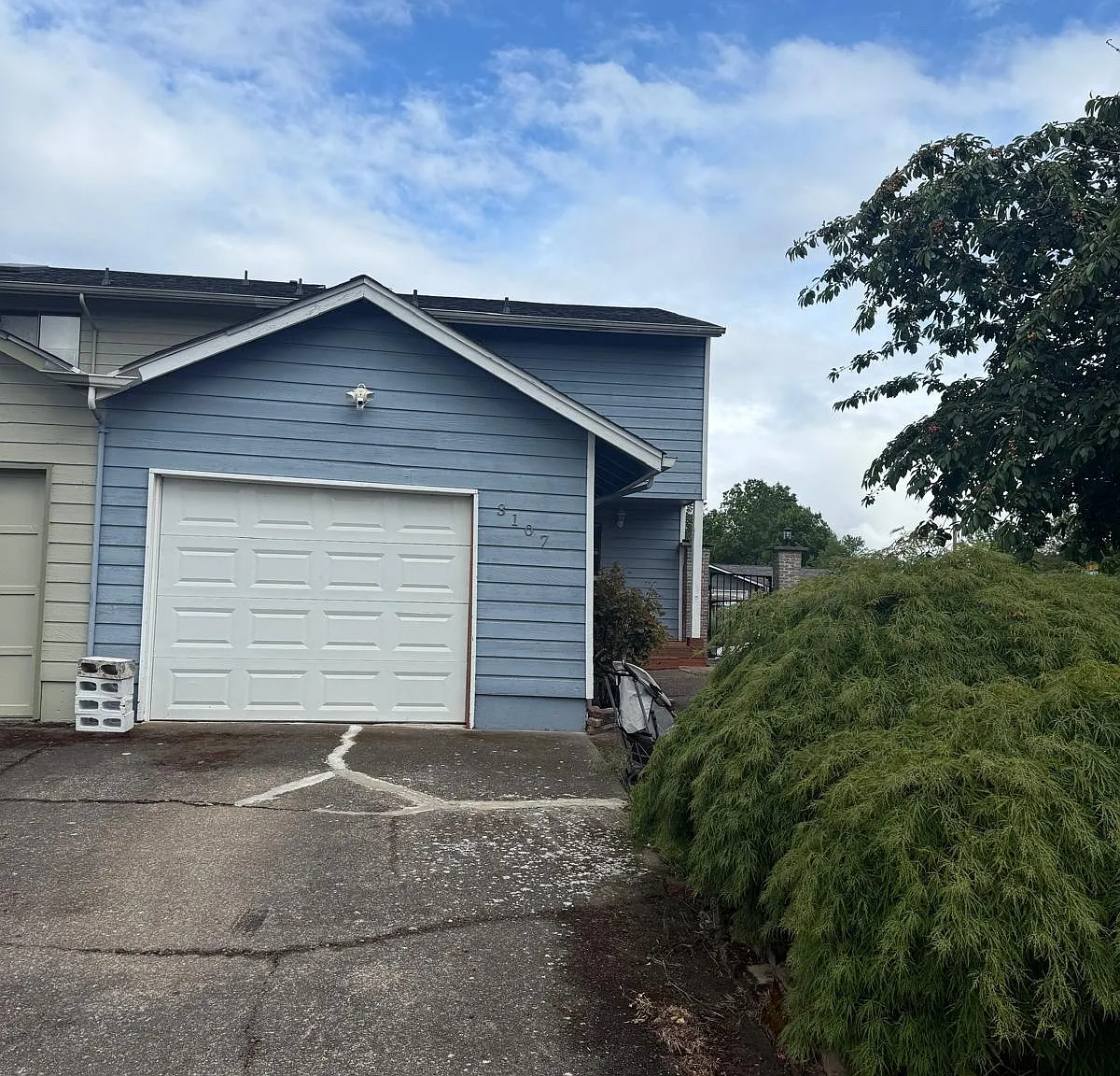 2 bed, 1213 sqft, $2,300 — Photo 1