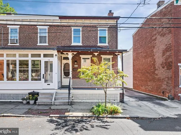 111 2nd St, New Castle, DE 19720