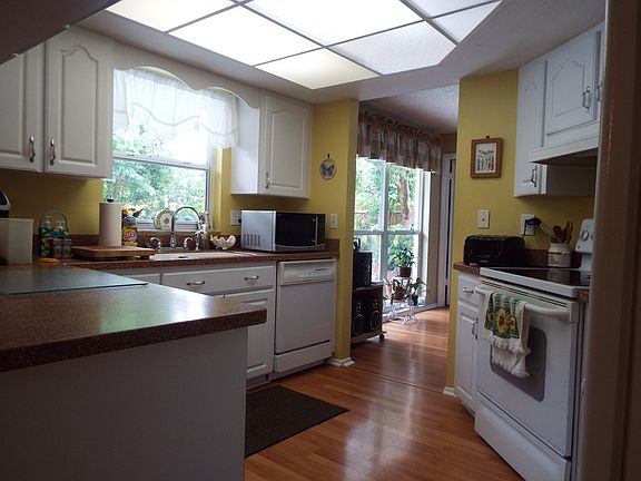 3rd image of 5493 Carrollwood Meadows Dr