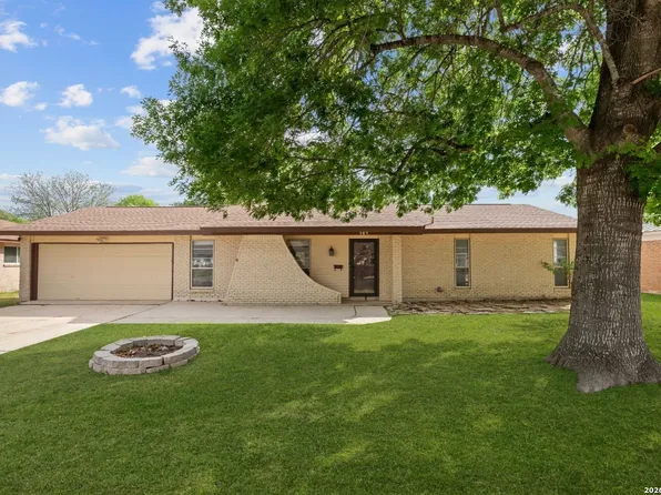 161 Cloverleaf Drive, Schertz, TX 78154