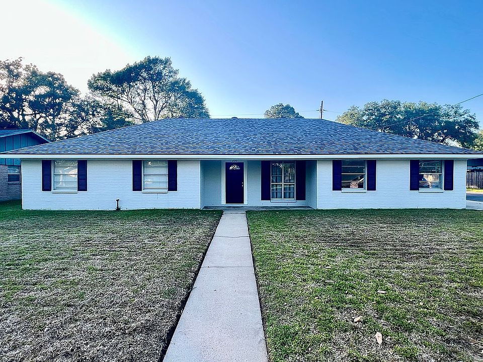 1st image of 200 Leisure Ln