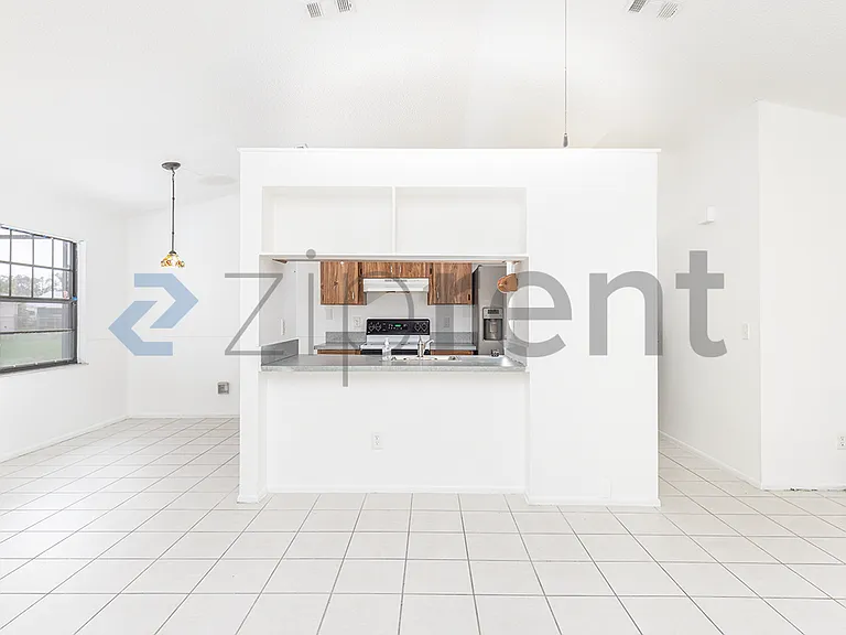 2251 SE Rainier Rd — Photo 5