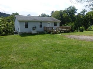 1417 Wampum Rd, Ellwood City, PA 16117
