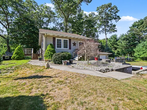3551 Fenner Rd, Muskegon, MI 49445