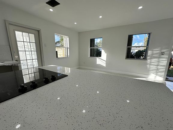 4th image of 360 NW 191st St