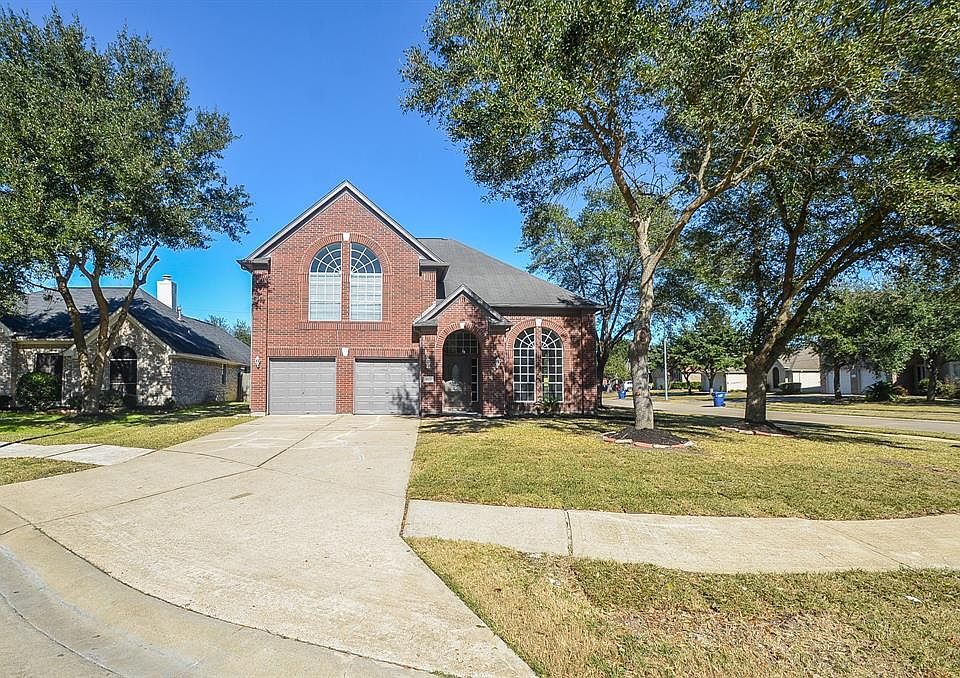 1st image of 7002 Clustering Oak Ct