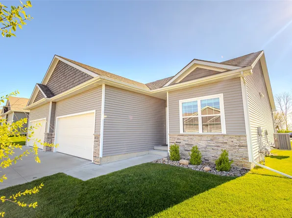 833 Pinehurst Way, Polk City, IA 50226