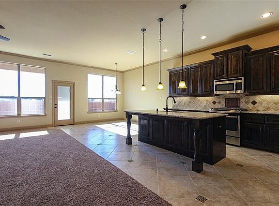 5th image of 729 Shadow River Dr