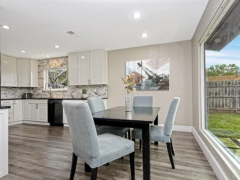 4008 Eton Ln — Photo 7